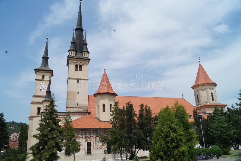 https://mdw-travel-data-us-east-1.s3.amazonaws.com/img/country/Romania/Saint-Nicholas-Church-Brasov-Synodal-Palace/img_01.jpg