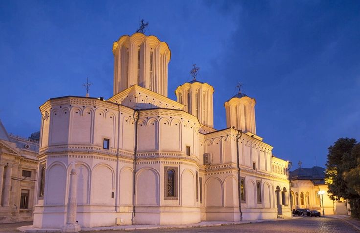 https://mdw-travel-data-us-east-1.s3.amazonaws.com/img/country/Romania/Saint-Peter-and-Paul-Orthodox-Cathedral/img_02.jpg