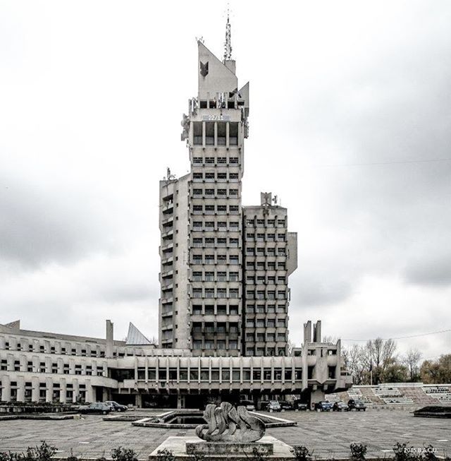 https://mdw-travel-data-us-east-1.s3.amazonaws.com/img/country/Romania/Satu-Mare-Casino/img_02.jpg
