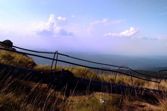 https://mdw-travel-data-us-east-1.s3.amazonaws.com/img/country/Romania/Semenic-Mountain/img_02.jpg