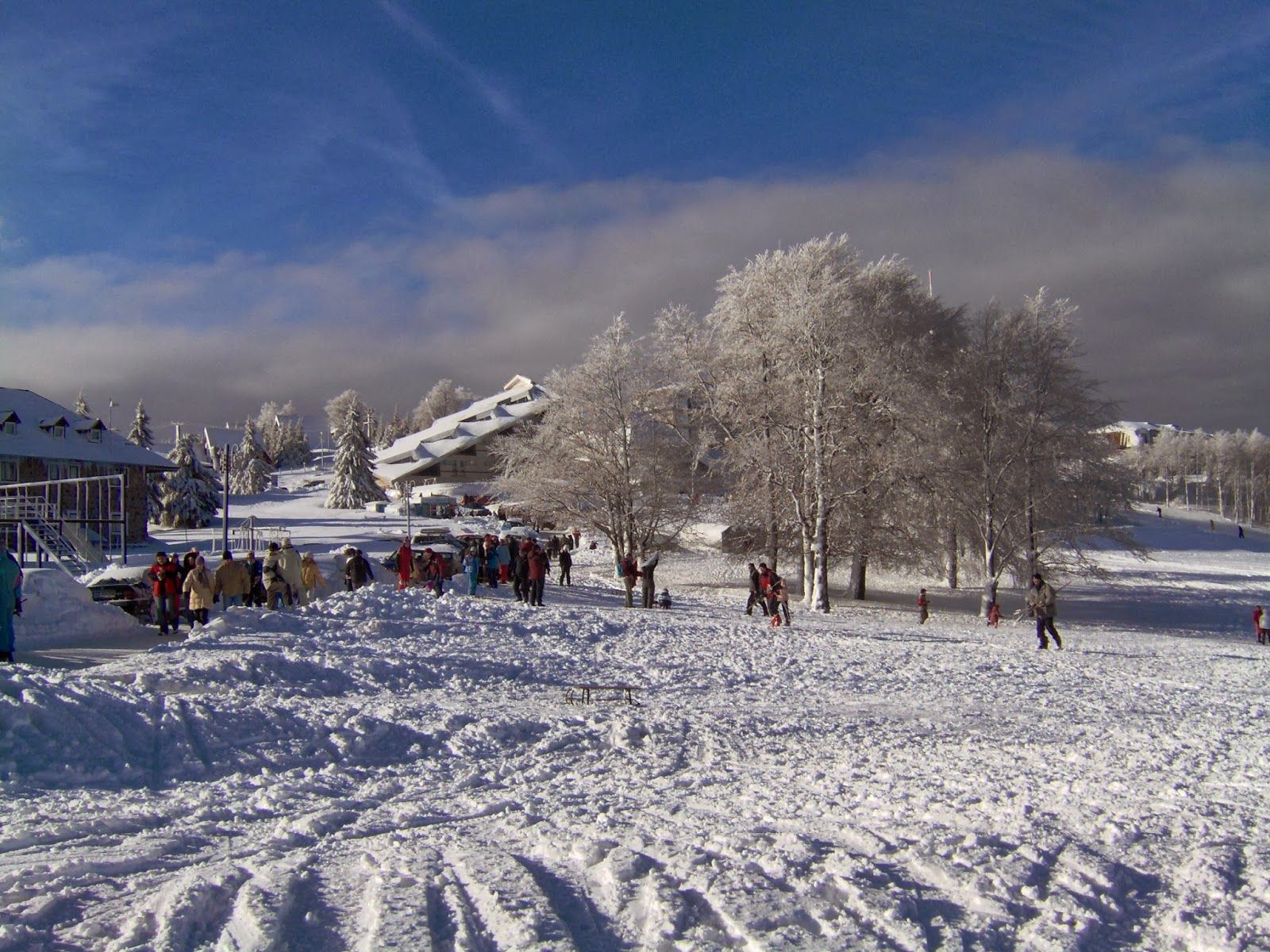 https://mdw-travel-data-us-east-1.s3.amazonaws.com/img/country/Romania/Semenic-Mountain/img_05.jpg