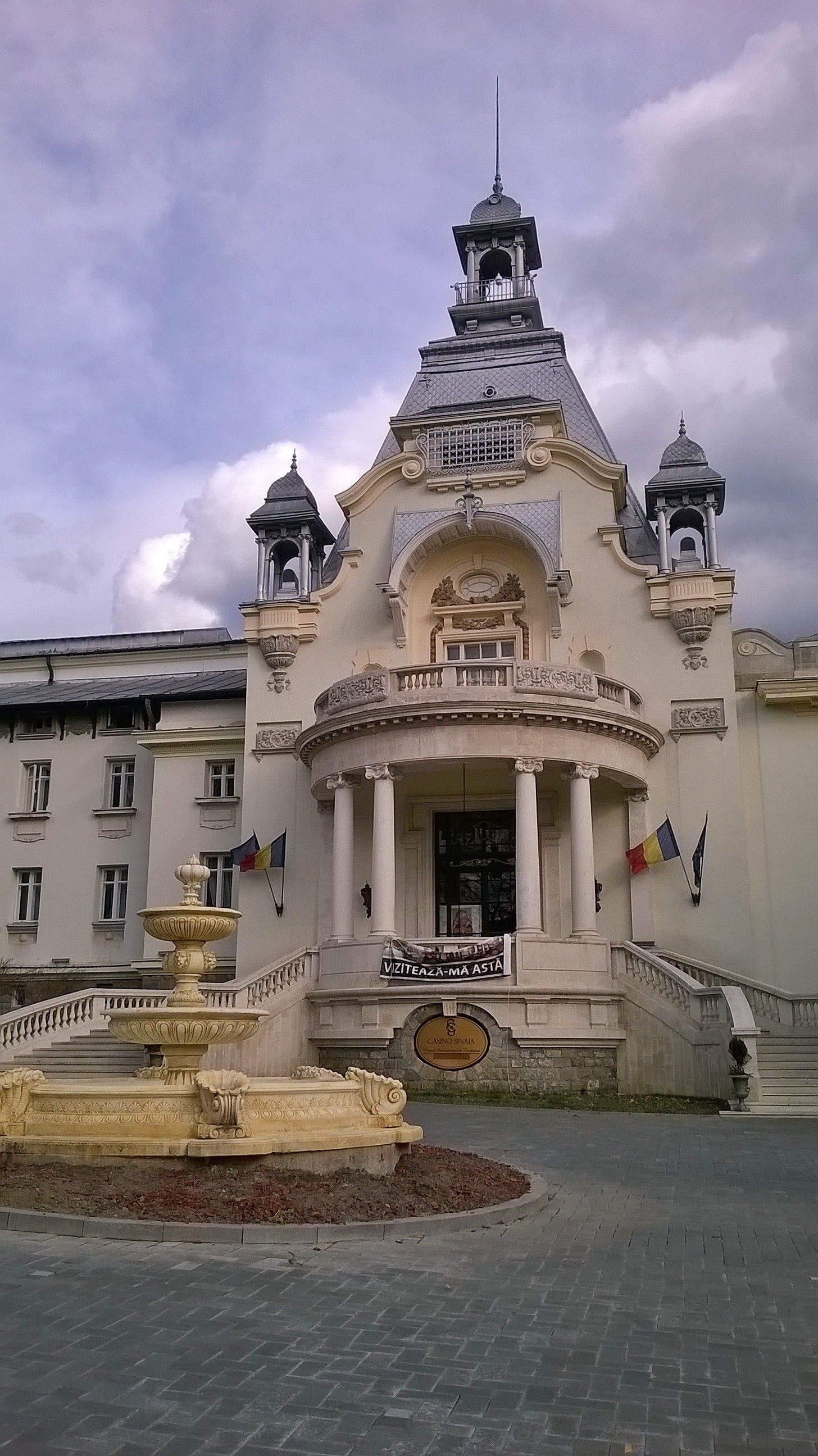 https://mdw-travel-data-us-east-1.s3.amazonaws.com/img/country/Romania/Sinaia-Casino-Park/img_01.jpg