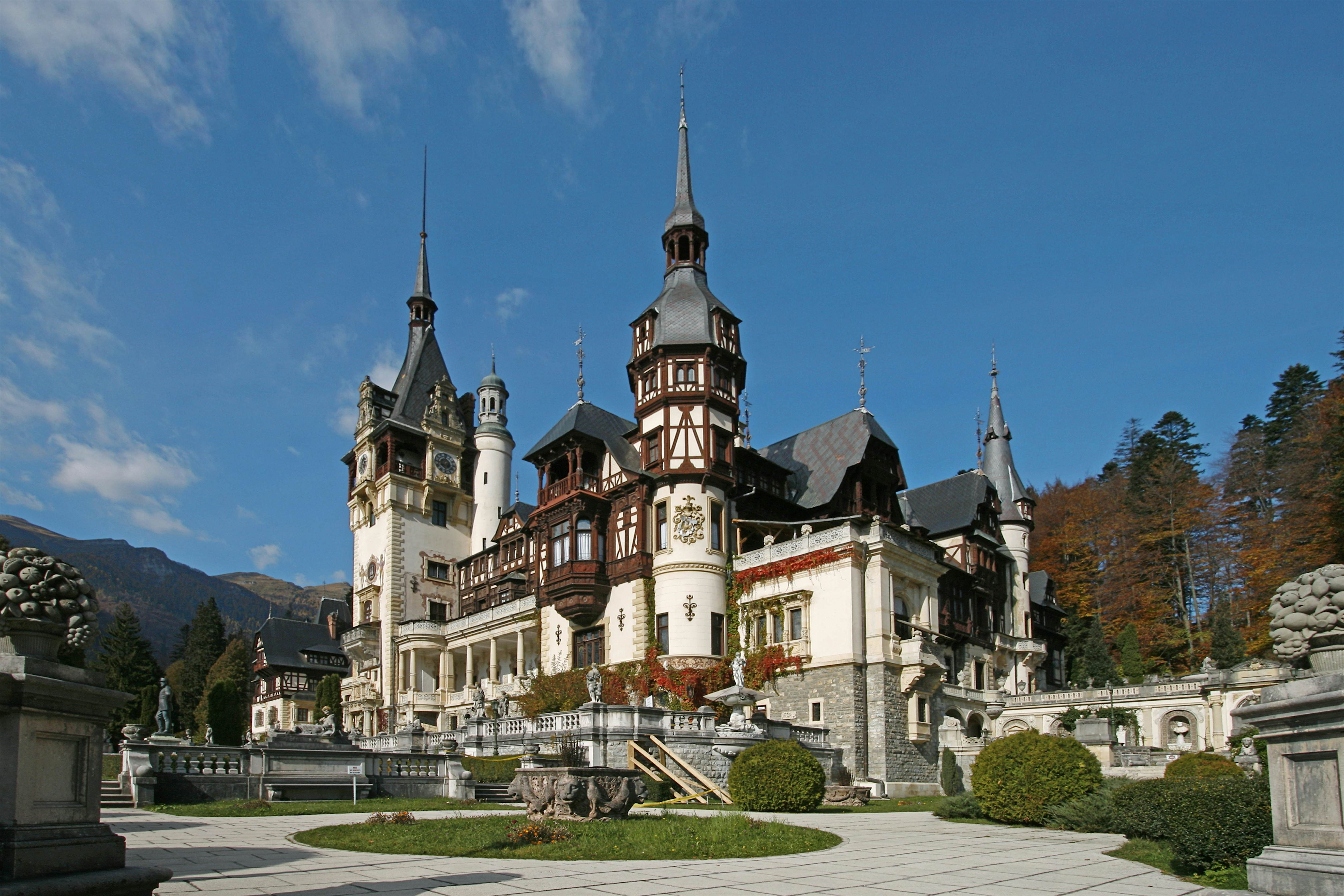 https://mdw-travel-data-us-east-1.s3.amazonaws.com/img/country/Romania/Sinaia-Town-Hall/img_00.jpg