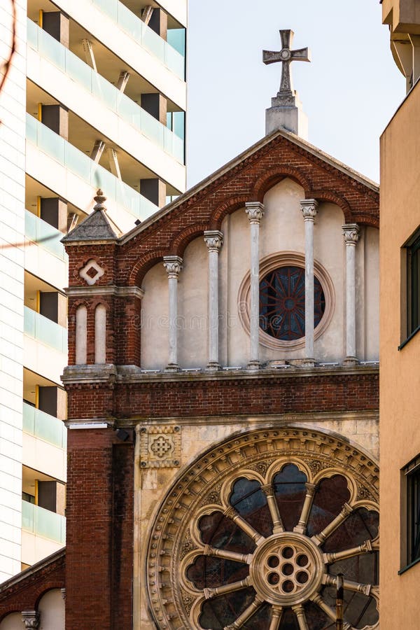 https://mdw-travel-data-us-east-1.s3.amazonaws.com/img/country/Romania/St-Joseph-Roman-Catholic-Cathedral/img_02.jpg