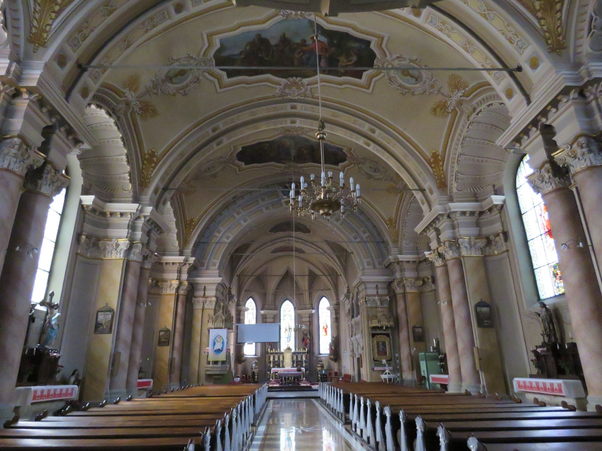 https://mdw-travel-data-us-east-1.s3.amazonaws.com/img/country/Romania/St-Peter-and-Paul-Orthodox-Cathedral/img_03.jpg