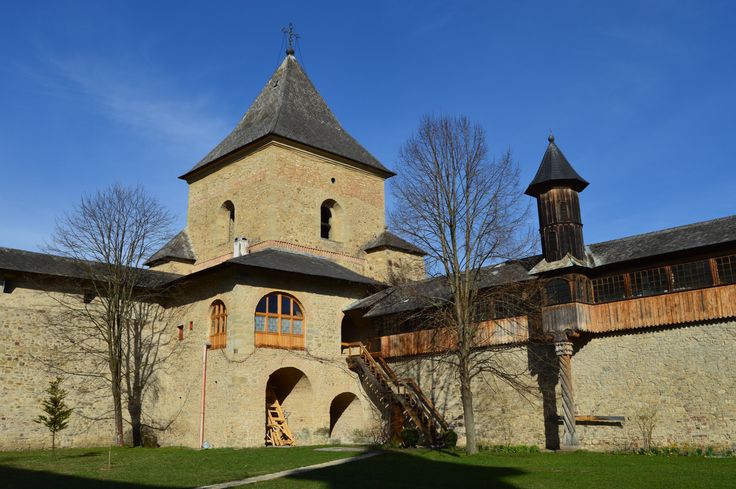 https://mdw-travel-data-us-east-1.s3.amazonaws.com/img/country/Romania/Sucevita-Monastery/img_03.jpg