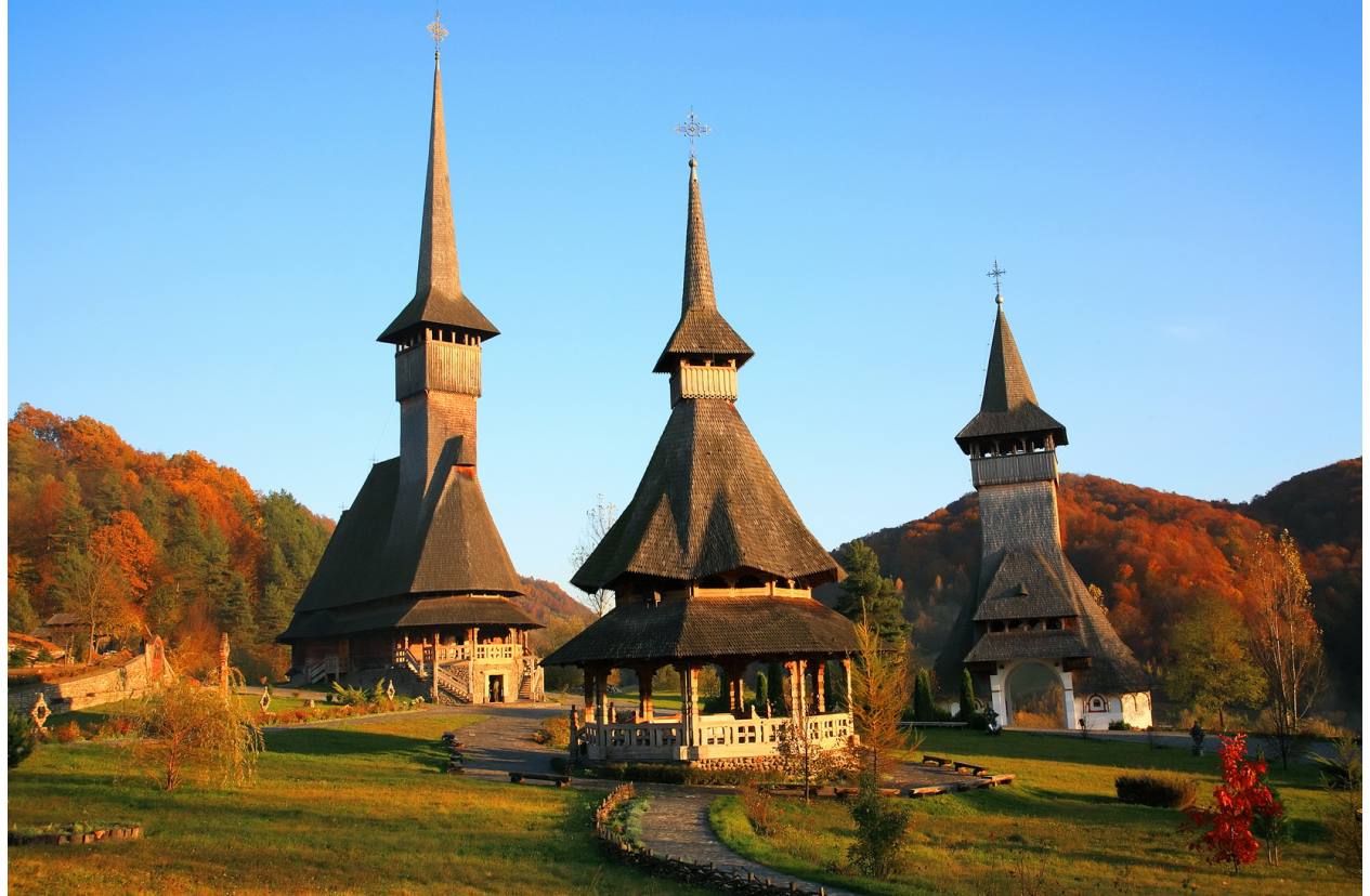 https://mdw-travel-data-us-east-1.s3.amazonaws.com/img/country/Romania/Sugas-Bai/img_01.jpg