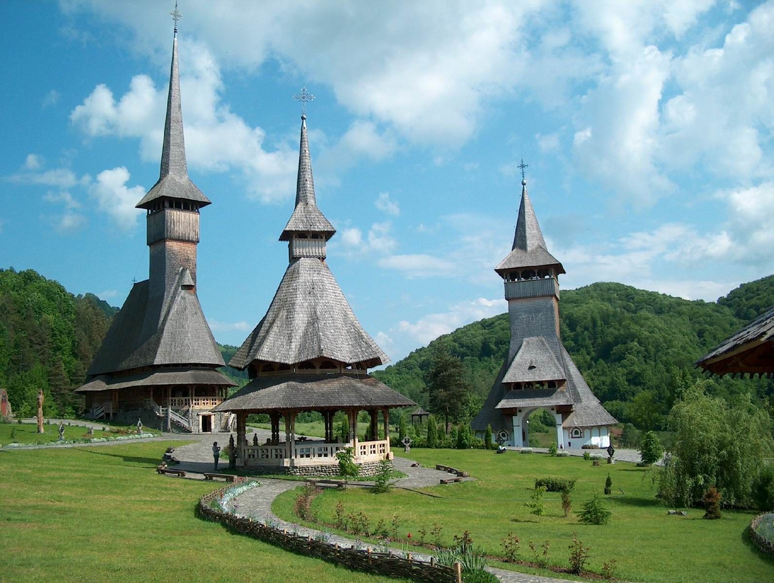 https://mdw-travel-data-us-east-1.s3.amazonaws.com/img/country/Romania/Sun-Valley/img_02.jpg