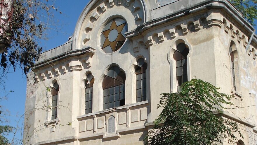 https://mdw-travel-data-us-east-1.s3.amazonaws.com/img/country/Romania/Synagogue/img_03.jpg
