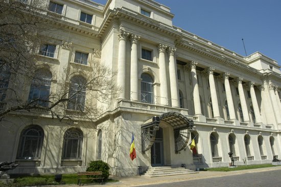 https://mdw-travel-data-us-east-1.s3.amazonaws.com/img/country/Romania/The-Art-Collection-Museum/img_01.jpg