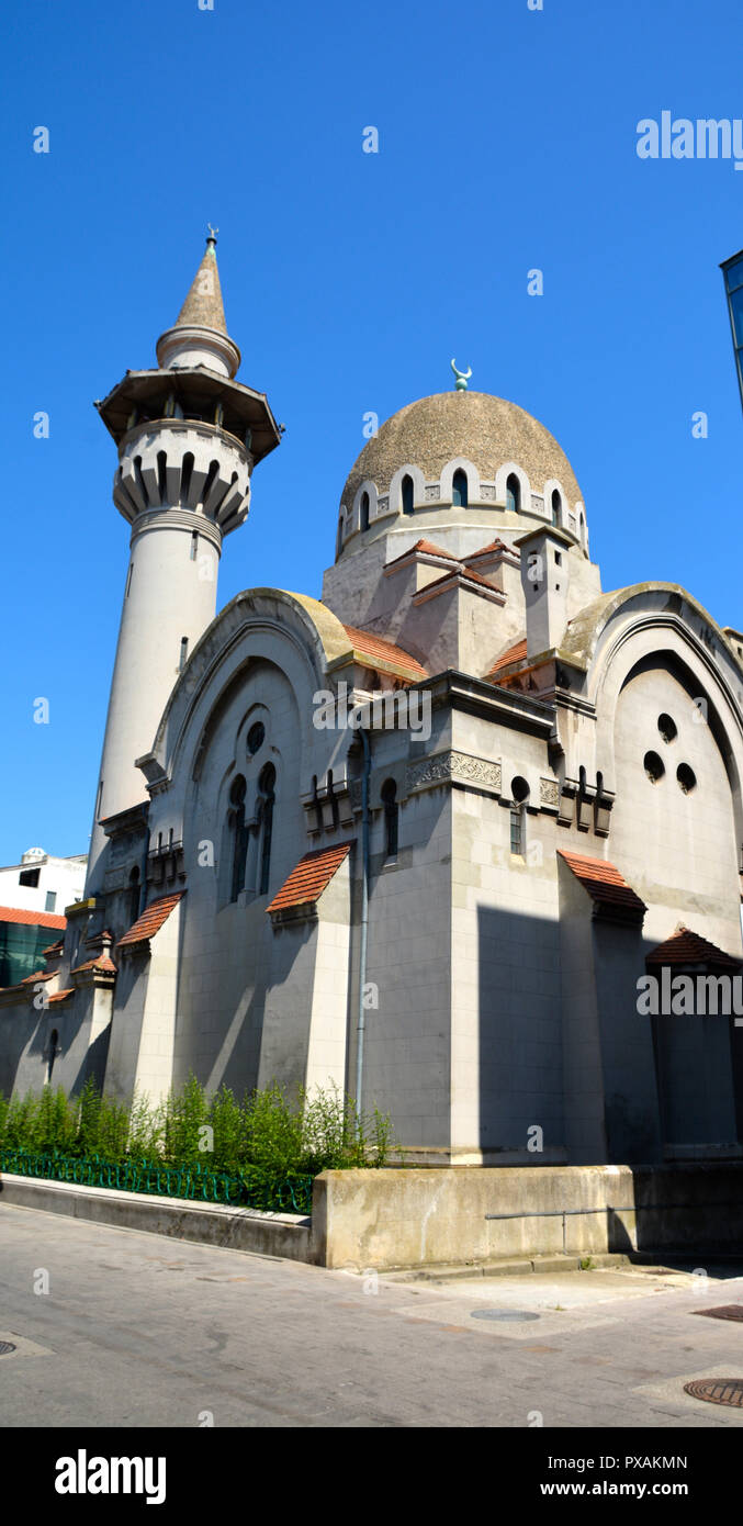 https://mdw-travel-data-us-east-1.s3.amazonaws.com/img/country/Romania/The-Great-Mosque-Carol-I/img_03.jpg
