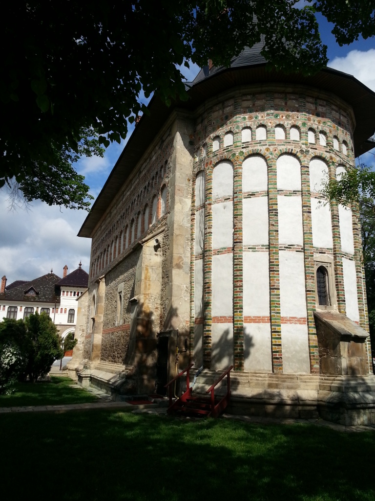 https://mdw-travel-data-us-east-1.s3.amazonaws.com/img/country/Romania/The-Princely-Church-of-St-Michael/img_01.jpg