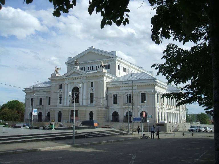 https://mdw-travel-data-us-east-1.s3.amazonaws.com/img/country/Romania/Theodor-Costescu-Museum/img_01.jpg