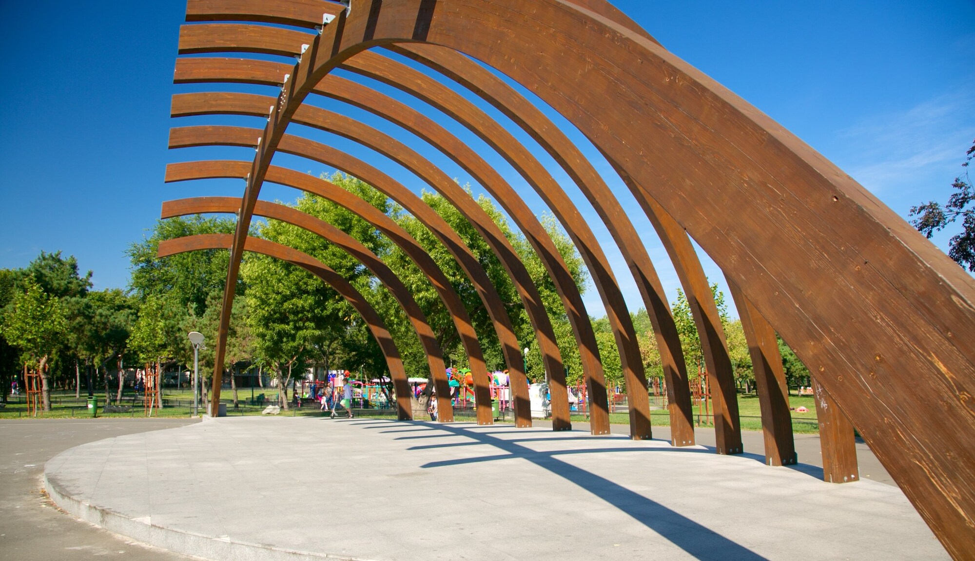https://mdw-travel-data-us-east-1.s3.amazonaws.com/img/country/Romania/Tineretului-Park/img_02.jpg