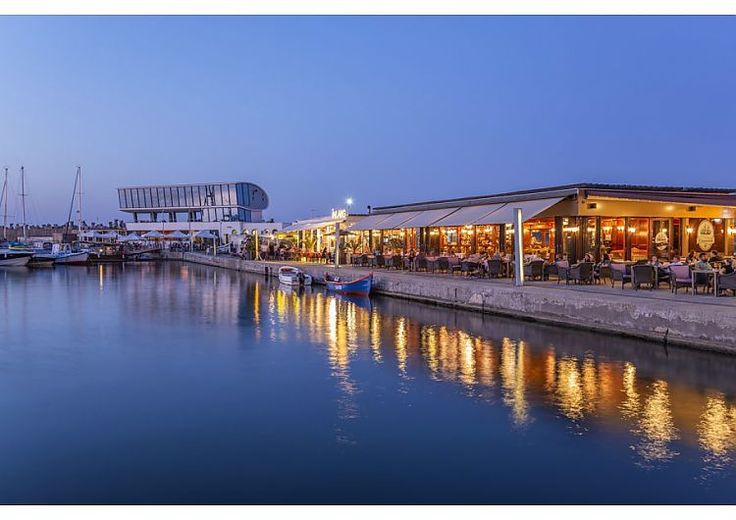https://mdw-travel-data-us-east-1.s3.amazonaws.com/img/country/Romania/Tomis-Harbor/img_03.jpg