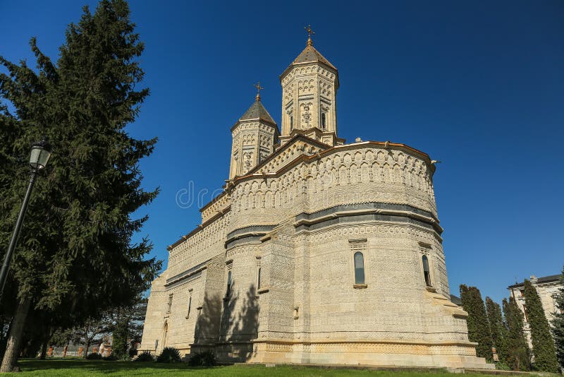 https://mdw-travel-data-us-east-1.s3.amazonaws.com/img/country/Romania/Trei-Ierarhi-Monastery/img_01.jpg