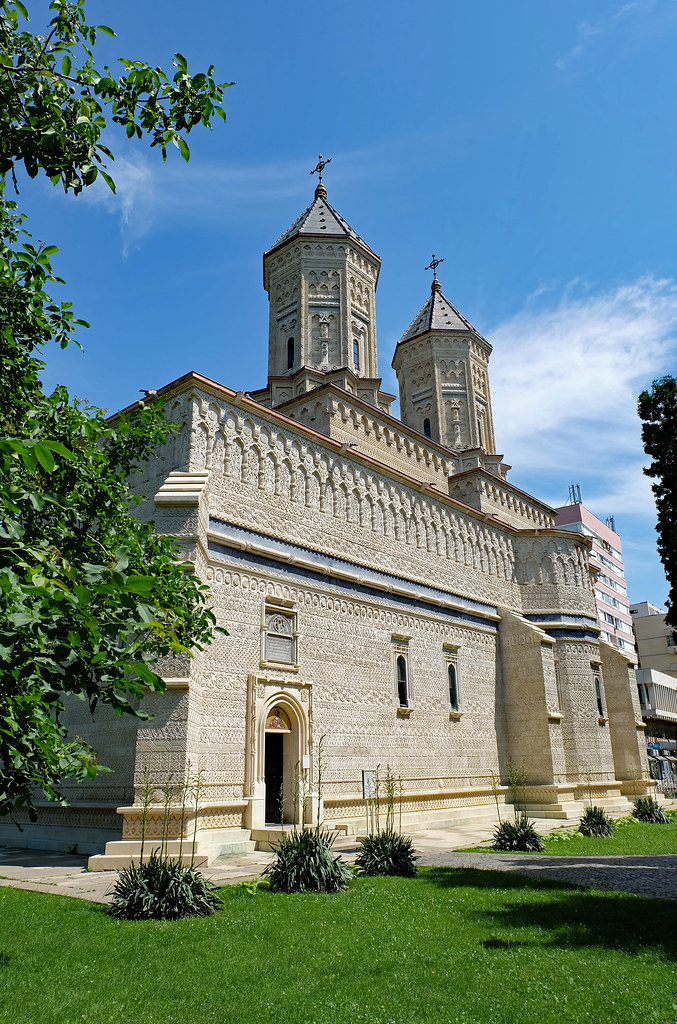 https://mdw-travel-data-us-east-1.s3.amazonaws.com/img/country/Romania/Trei-Ierarhi-Monastery/img_02.jpg