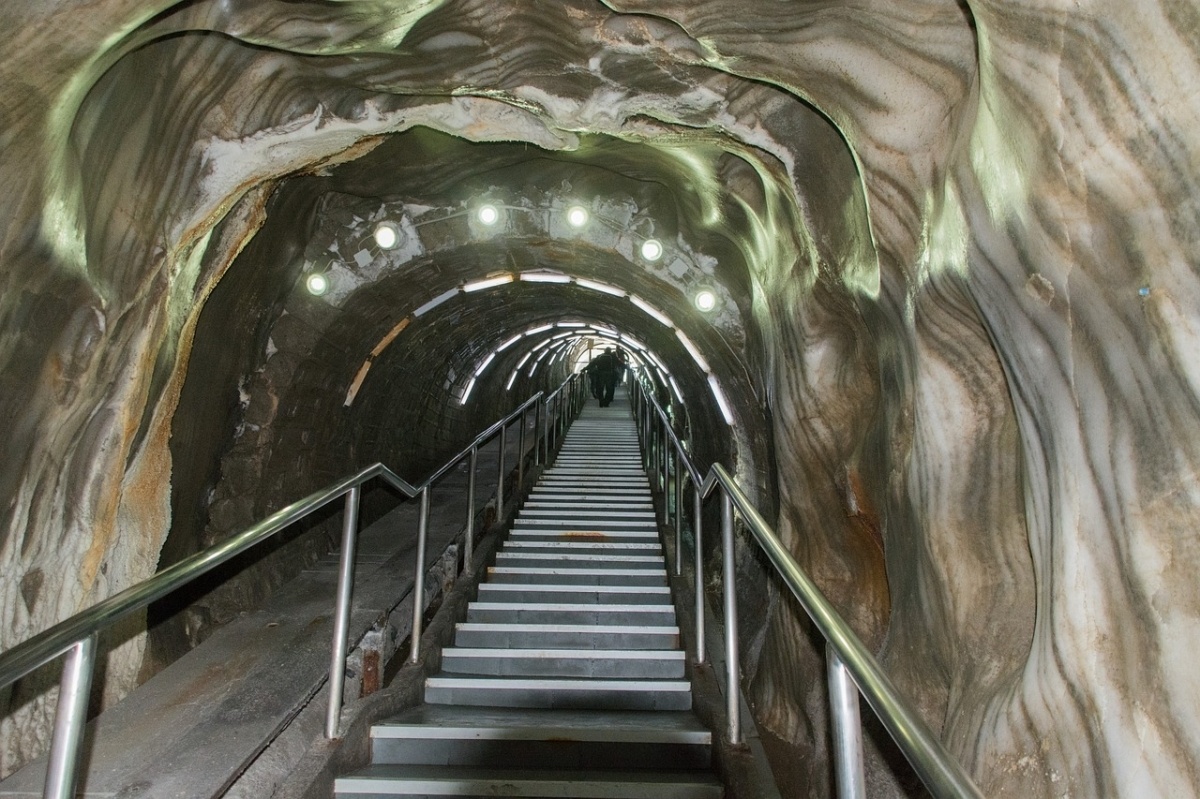 https://mdw-travel-data-us-east-1.s3.amazonaws.com/img/country/Romania/Turda-Salt-Mine/img_02.jpg