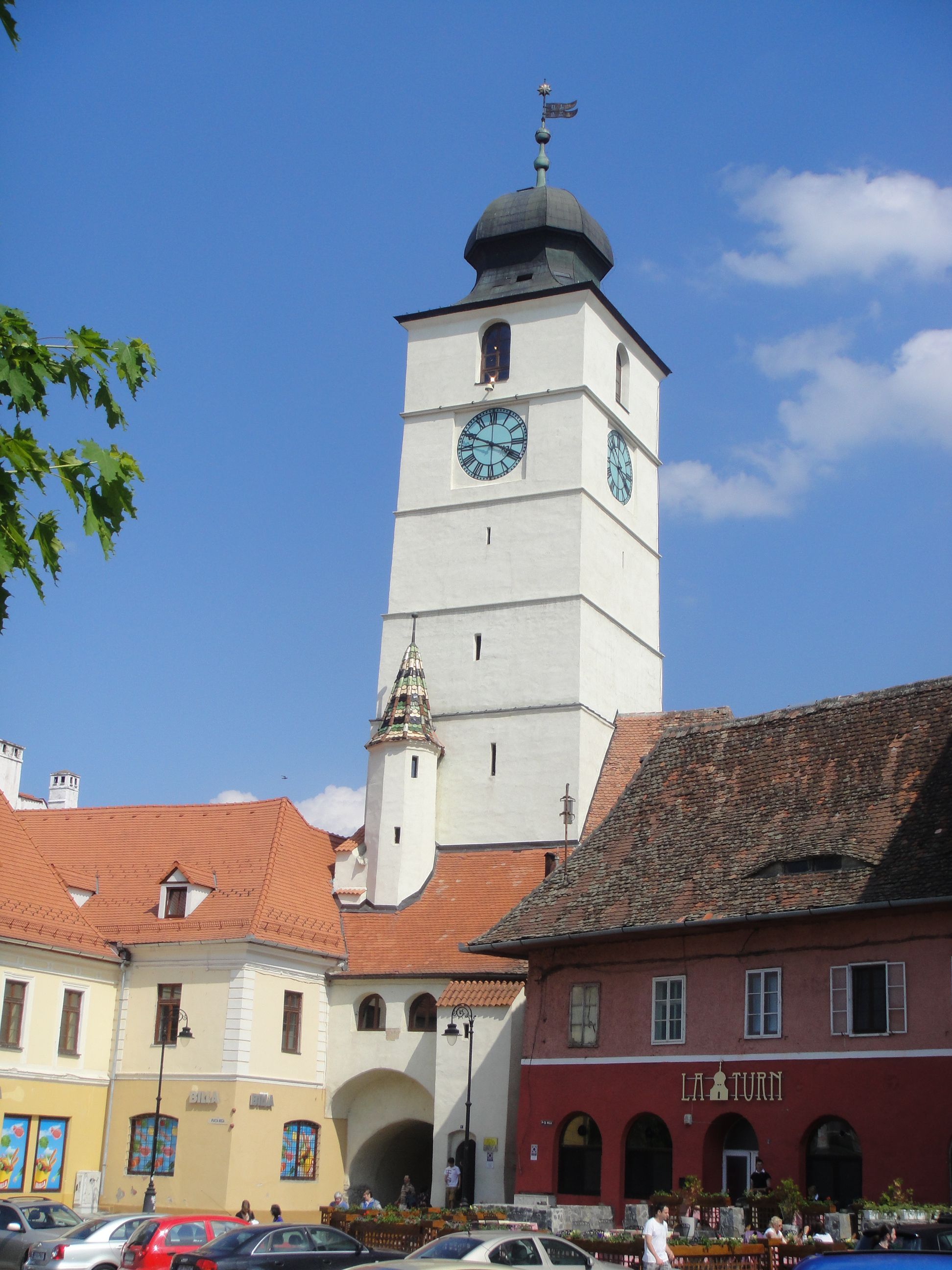 https://mdw-travel-data-us-east-1.s3.amazonaws.com/img/country/Romania/Turnul-Sfatului/img_00.jpg