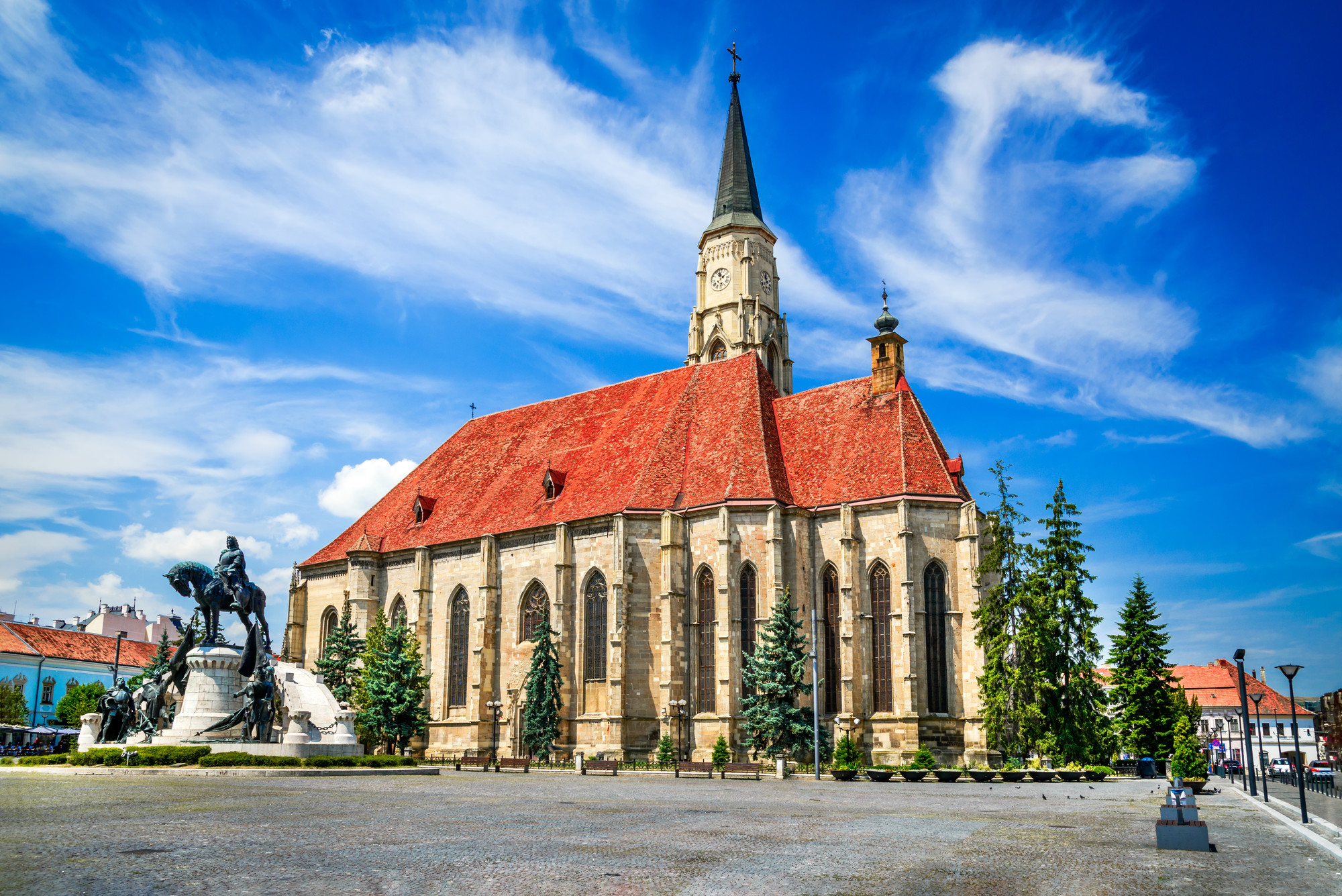 https://mdw-travel-data-us-east-1.s3.amazonaws.com/img/country/Romania/Union-Square/img_00.jpg
