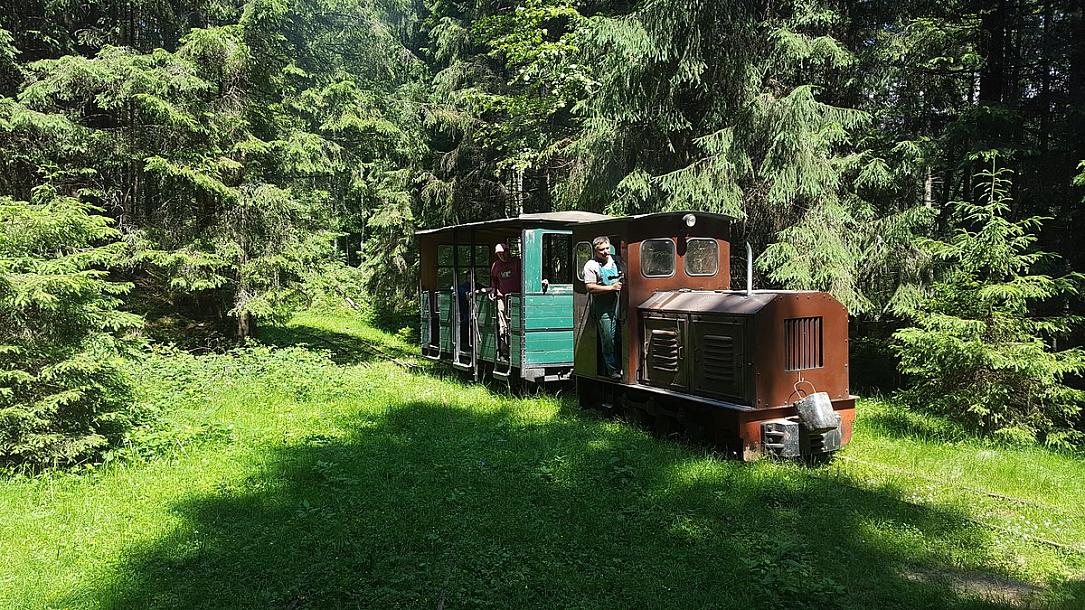 https://mdw-travel-data-us-east-1.s3.amazonaws.com/img/country/Romania/Viseu-de-Sus-Narrow-Gauge-Railway/img_00.jpg