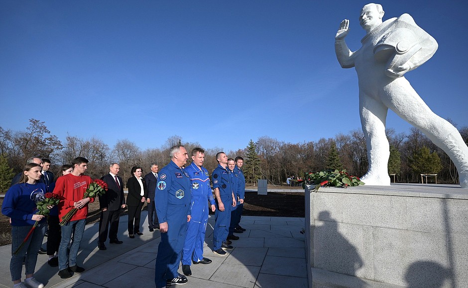 https://mdw-travel-data-us-east-1.s3.amazonaws.com/img/country/Russia/Aerospace-Museum-of-Yury-Gagarin/img_03.jpg