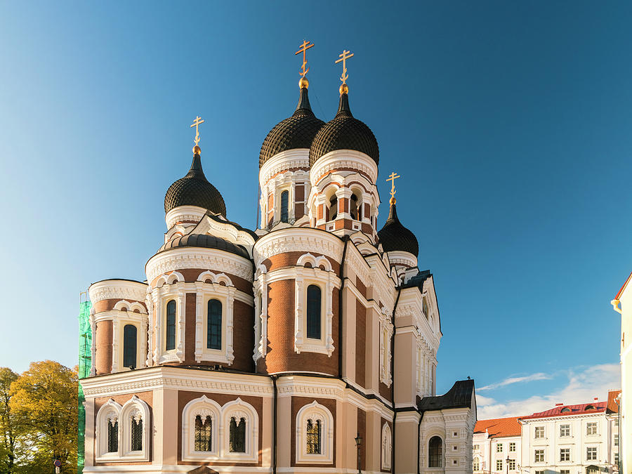 https://mdw-travel-data-us-east-1.s3.amazonaws.com/img/country/Russia/Alexander-Nevsky-Cathedral/img_00.jpg