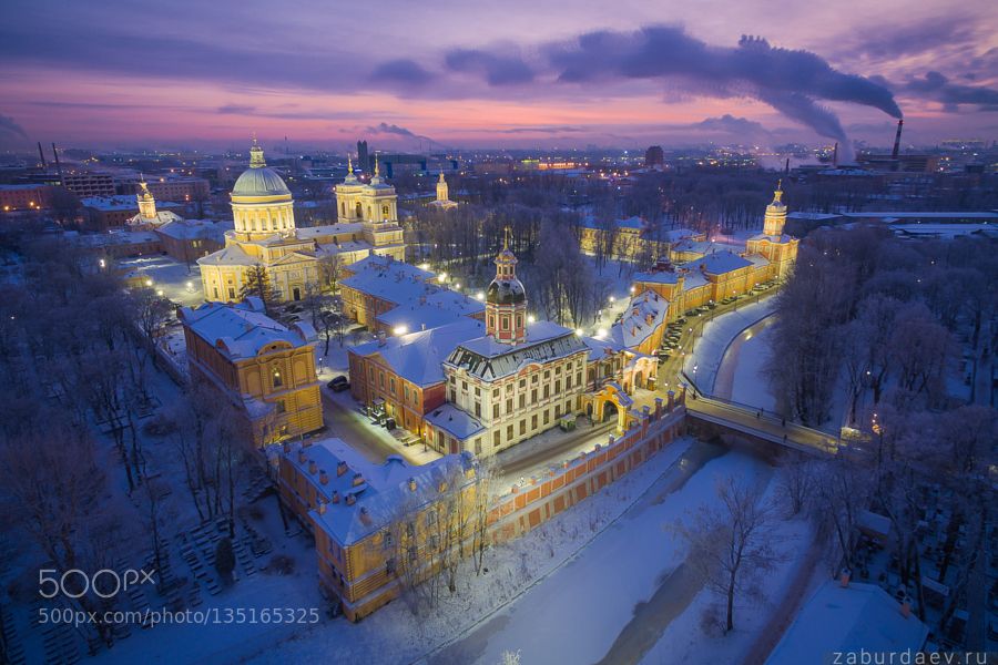https://mdw-travel-data-us-east-1.s3.amazonaws.com/img/country/Russia/Alexander-Nevsky-Lavra/img_03.jpg