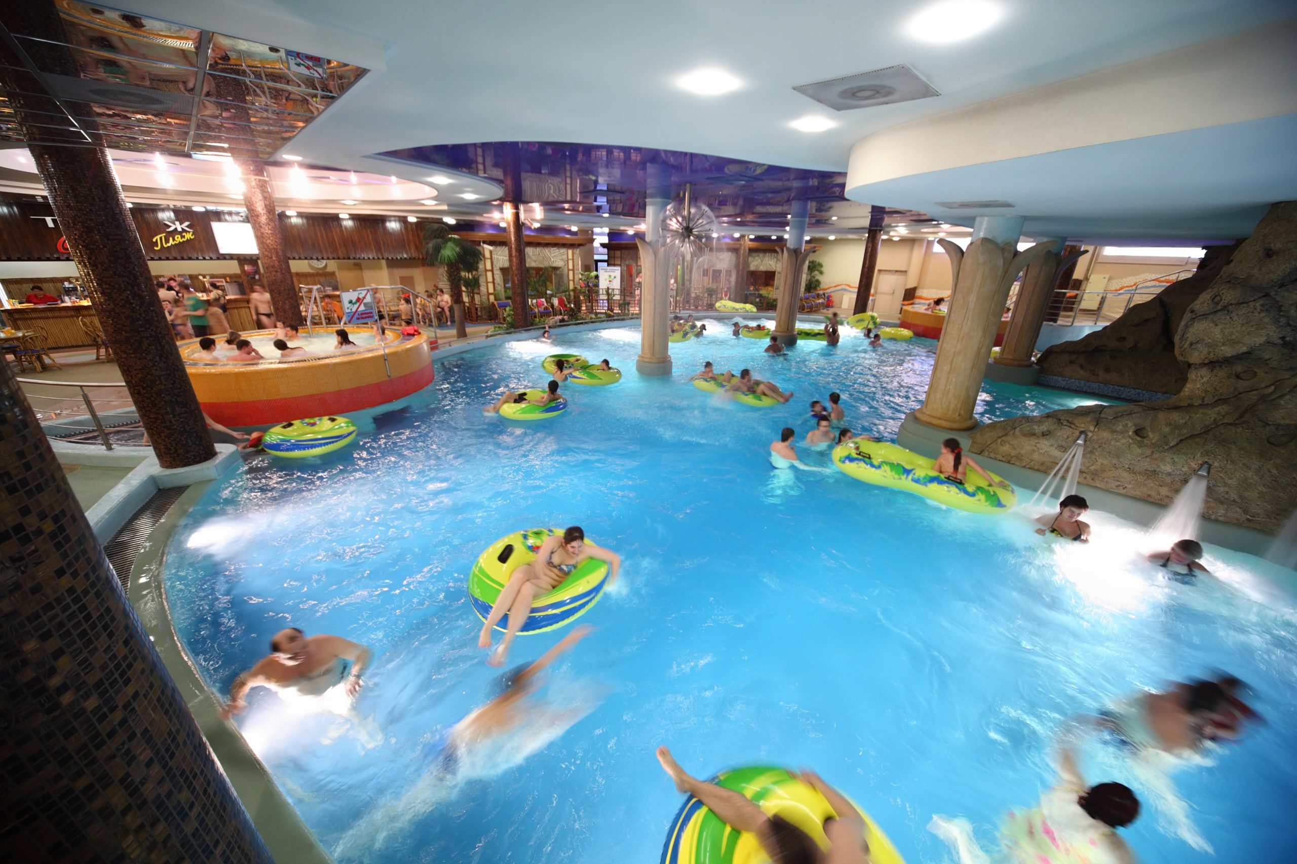 https://mdw-travel-data-us-east-1.s3.amazonaws.com/img/country/Russia/AquaLoo-Water-Park/img_02.jpg