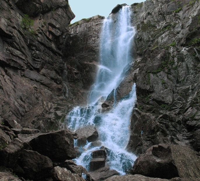 https://mdw-travel-data-us-east-1.s3.amazonaws.com/img/country/Russia/Azhanga-River-Waterfalls/img_05.jpg