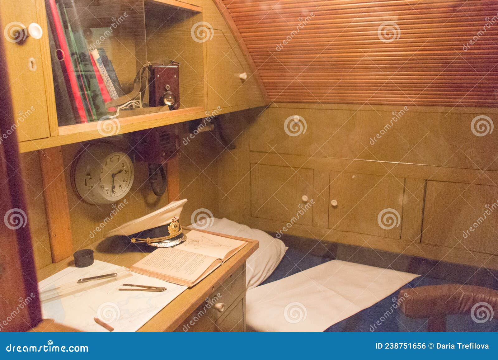 https://mdw-travel-data-us-east-1.s3.amazonaws.com/img/country/Russia/B-413-Soviet-Submarine-Museum/img_02.jpg