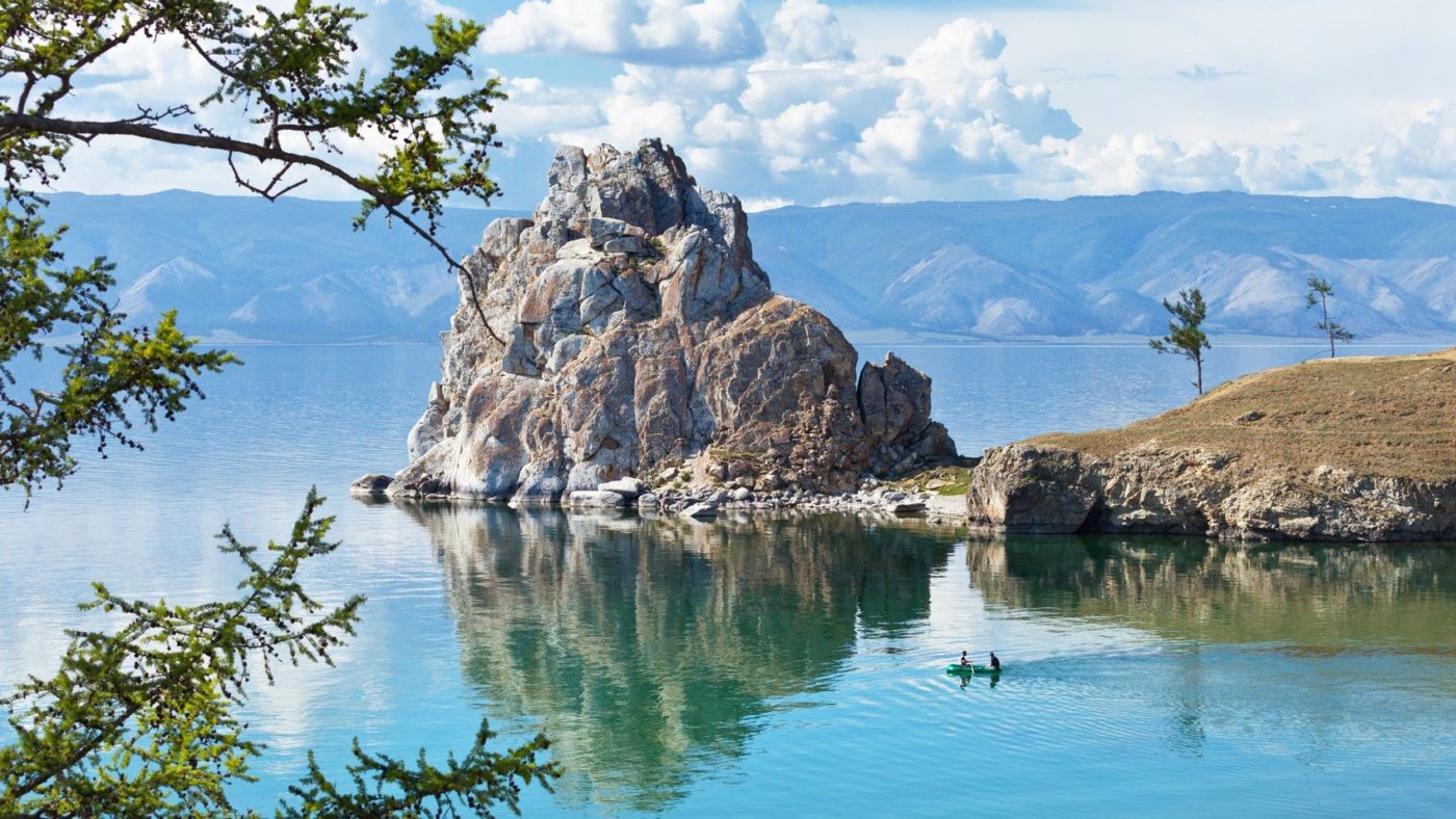 https://mdw-travel-data-us-east-1.s3.amazonaws.com/img/country/Russia/Blue-Lakes/img_02.jpg