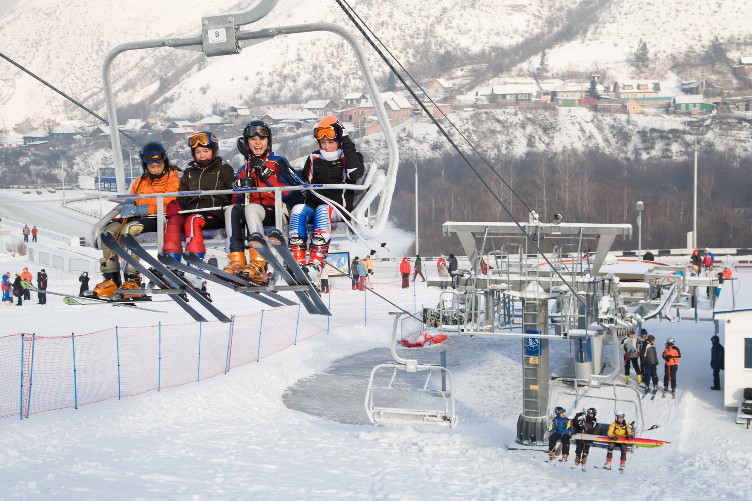 https://mdw-travel-data-us-east-1.s3.amazonaws.com/img/country/Russia/Bobrovy-Log-Park/img_01.jpg