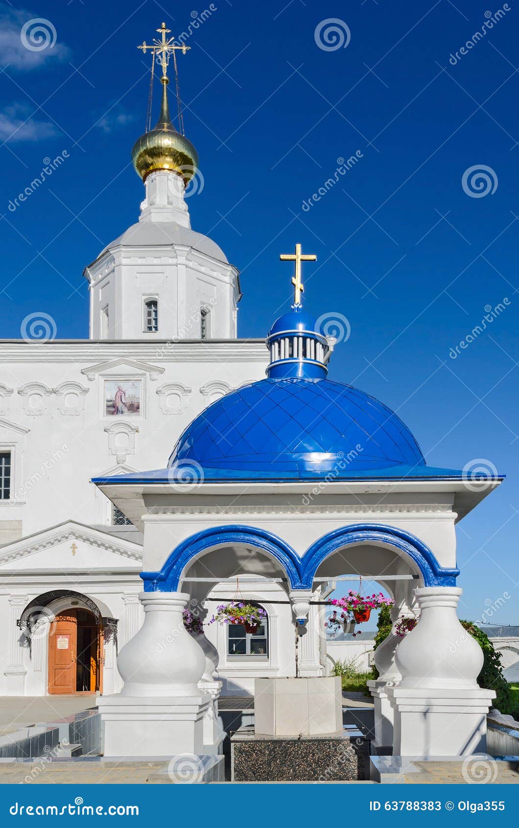 https://mdw-travel-data-us-east-1.s3.amazonaws.com/img/country/Russia/Bogolyubovo-Monastery/img_03.jpg