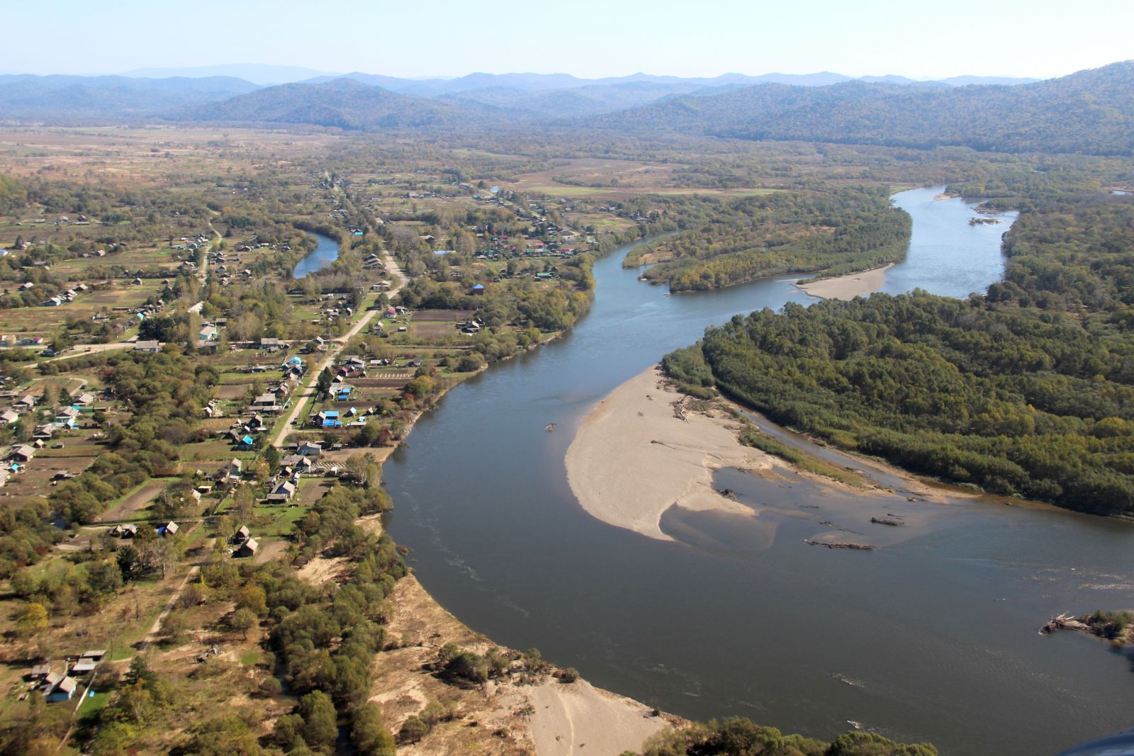 https://mdw-travel-data-us-east-1.s3.amazonaws.com/img/country/Russia/Bolshaya-Ussurka-River/img_01.jpg