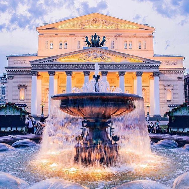 https://mdw-travel-data-us-east-1.s3.amazonaws.com/img/country/Russia/Bolshoi-Theatre/img_01.jpg
