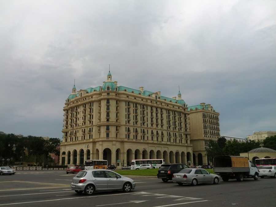 https://mdw-travel-data-us-east-1.s3.amazonaws.com/img/country/Russia/Bukhta-Chermatnaya/img_01.jpg