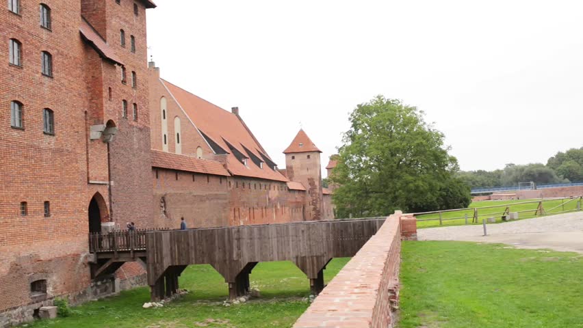 https://mdw-travel-data-us-east-1.s3.amazonaws.com/img/country/Russia/Castle-of-the-Teutonic-Order/img_03.jpg