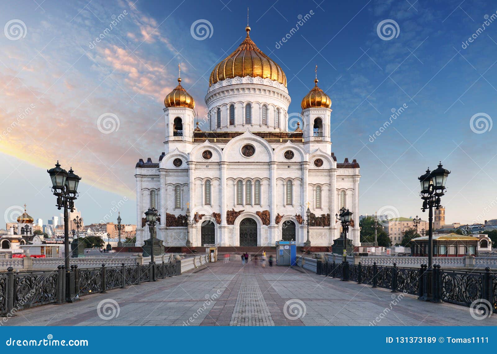 https://mdw-travel-data-us-east-1.s3.amazonaws.com/img/country/Russia/Cathedral-of-Christ-the-Savior/img_03.jpg