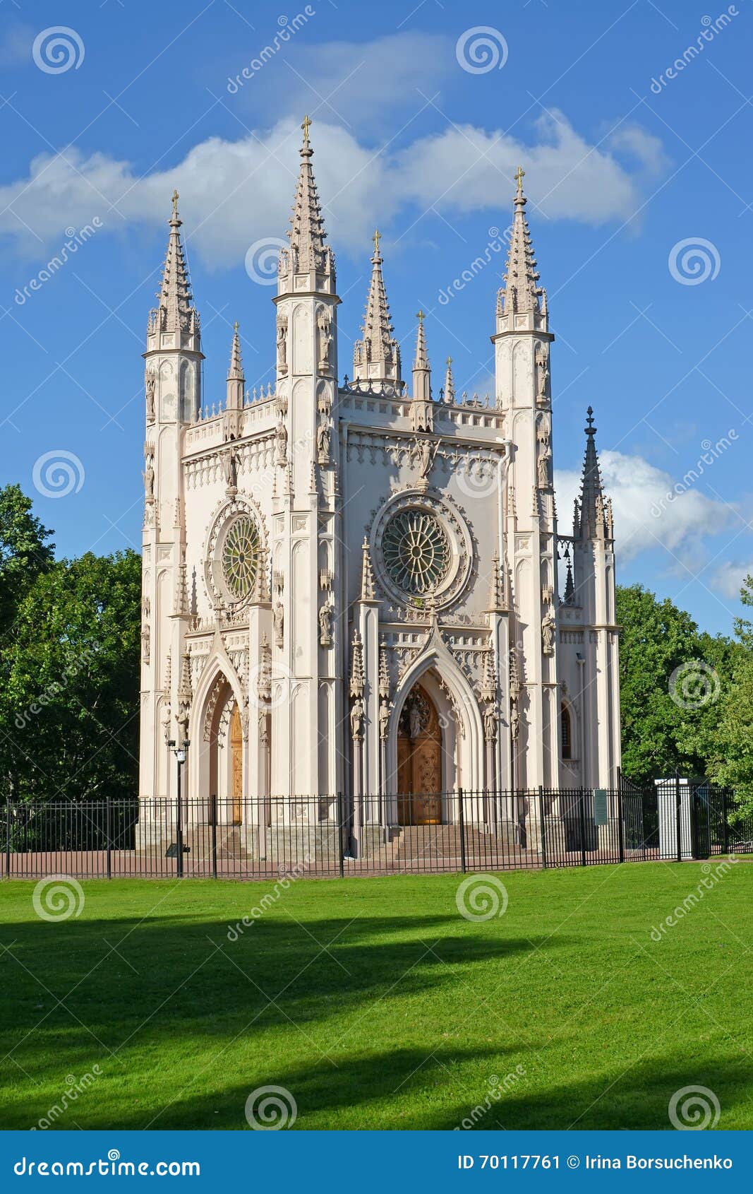 https://mdw-travel-data-us-east-1.s3.amazonaws.com/img/country/Russia/Chapel-Saint-Alexander-Nevsky/img_01.jpg