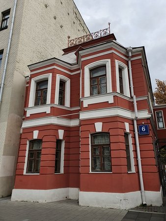 https://mdw-travel-data-us-east-1.s3.amazonaws.com/img/country/Russia/Chersky-House-Museum/img_01.jpg