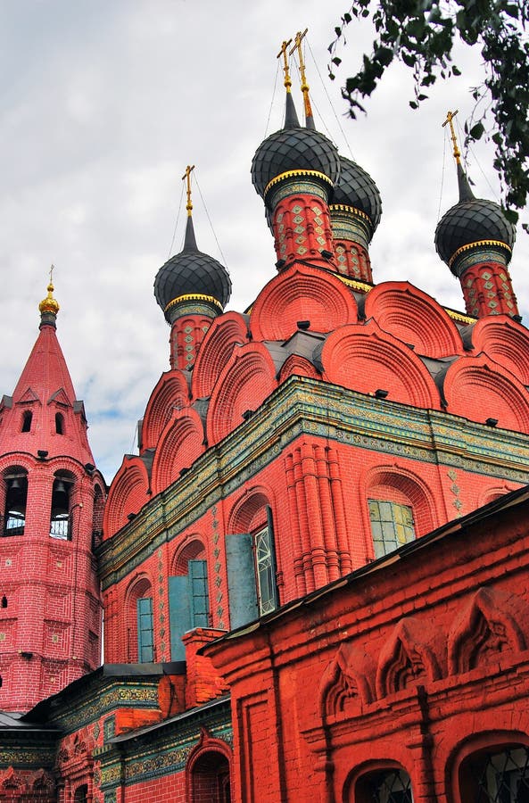 https://mdw-travel-data-us-east-1.s3.amazonaws.com/img/country/Russia/Church-of-Elijah-the-Prophet/img_01.jpg