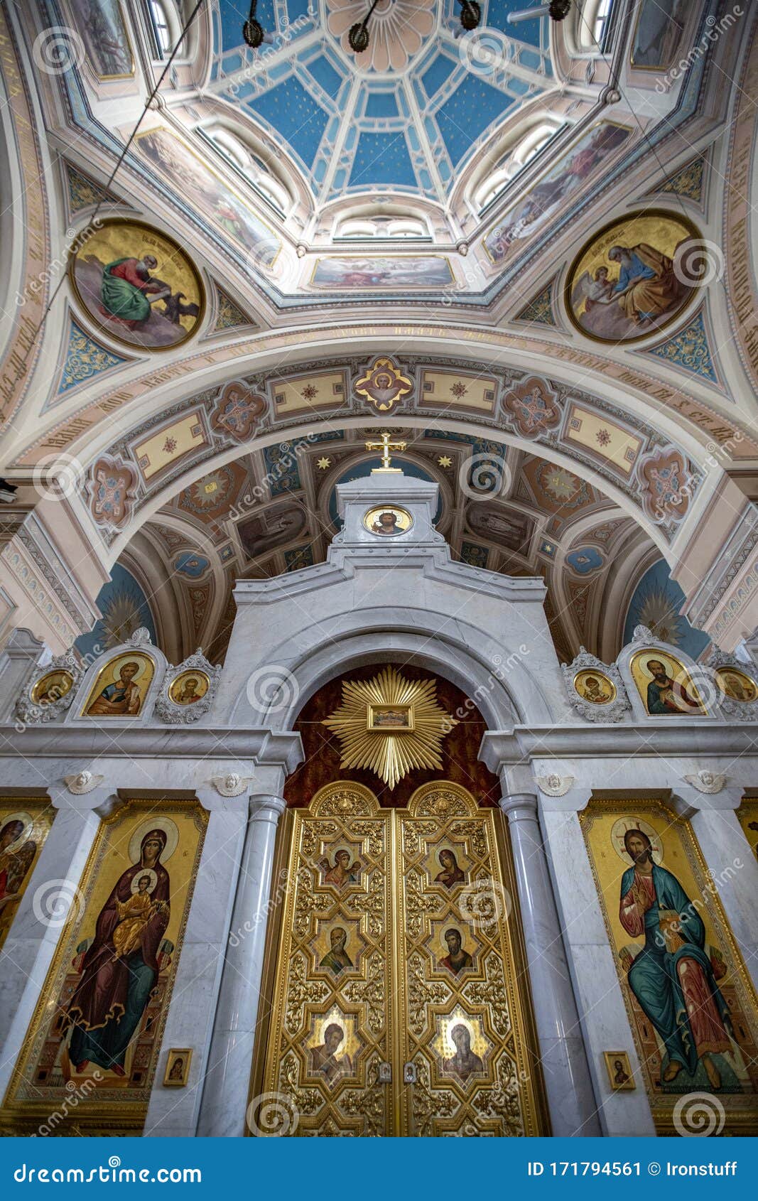 https://mdw-travel-data-us-east-1.s3.amazonaws.com/img/country/Russia/Church-of-St-John-the-Baptist/img_03.jpg