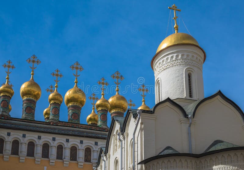 https://mdw-travel-data-us-east-1.s3.amazonaws.com/img/country/Russia/Church-of-the-Deposition-of-the-Holy-Robe/img_03.jpg