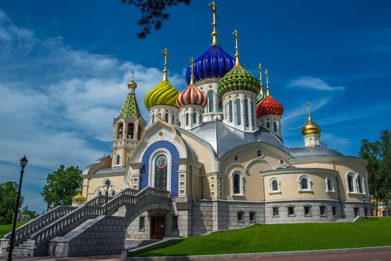 https://mdw-travel-data-us-east-1.s3.amazonaws.com/img/country/Russia/Church-of-the-Savior-Transfiguration-in-the-village-of-Palguyt/img_03.jpg