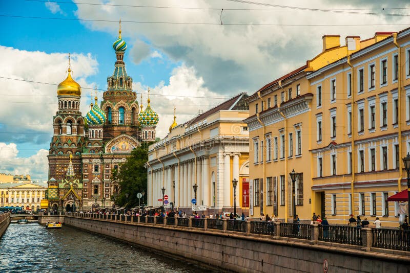 https://mdw-travel-data-us-east-1.s3.amazonaws.com/img/country/Russia/Church-of-the-Savior-on-Blood/img_01.jpg
