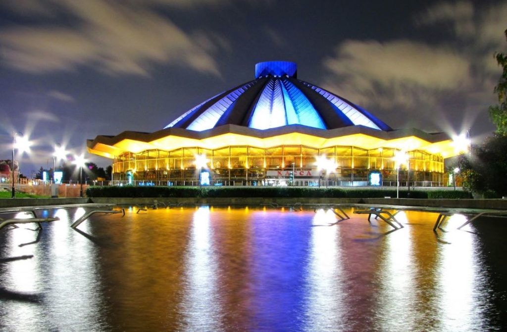https://mdw-travel-data-us-east-1.s3.amazonaws.com/img/country/Russia/Circus-on-the-Volga/img_01.jpg