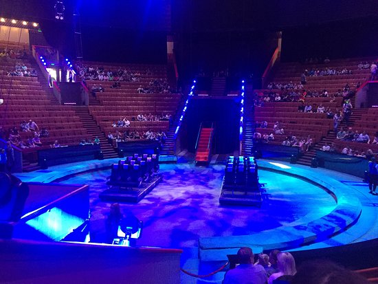 https://mdw-travel-data-us-east-1.s3.amazonaws.com/img/country/Russia/Circus-on-the-Volga/img_02.jpg