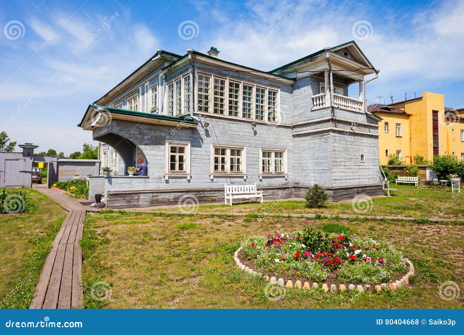 https://mdw-travel-data-us-east-1.s3.amazonaws.com/img/country/Russia/Decembrist-Museum-Apartment/img_01.jpg