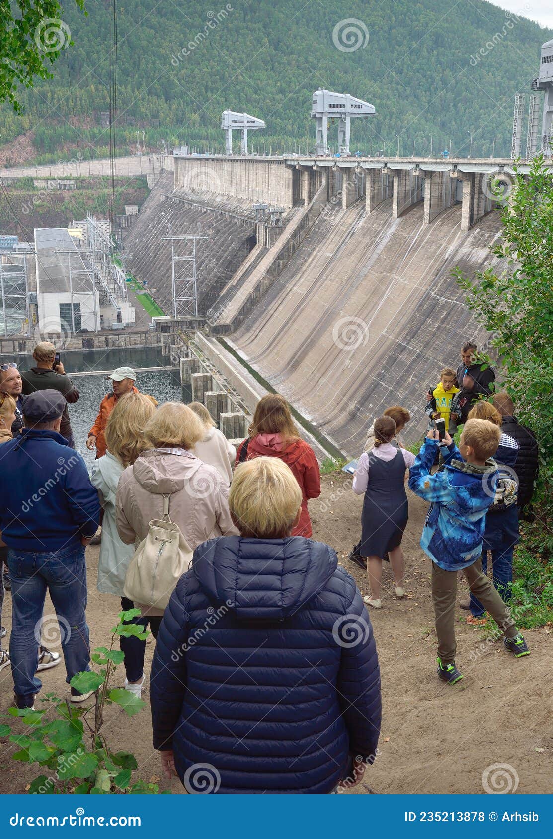 https://mdw-travel-data-us-east-1.s3.amazonaws.com/img/country/Russia/Divnogorsk-Hydroelectric-Station/img_02.jpg